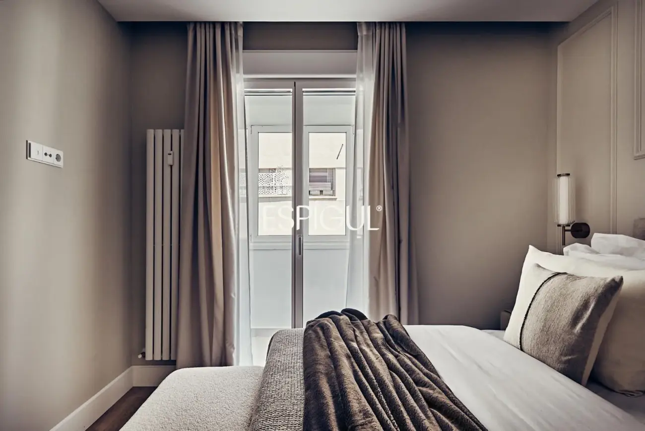 Piso exterior en venta con terraza en Goya