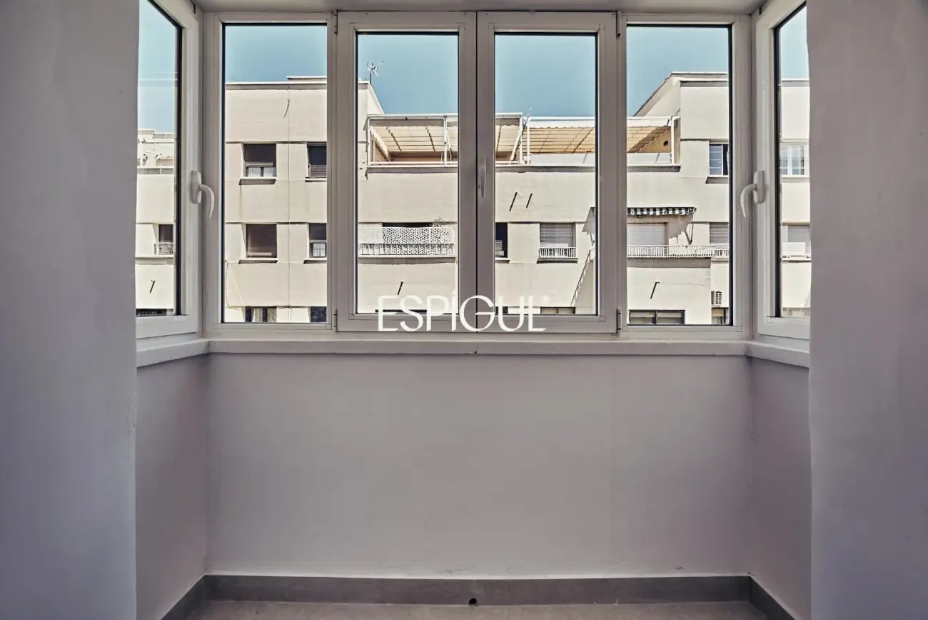 Piso exterior en venta con terraza en Goya