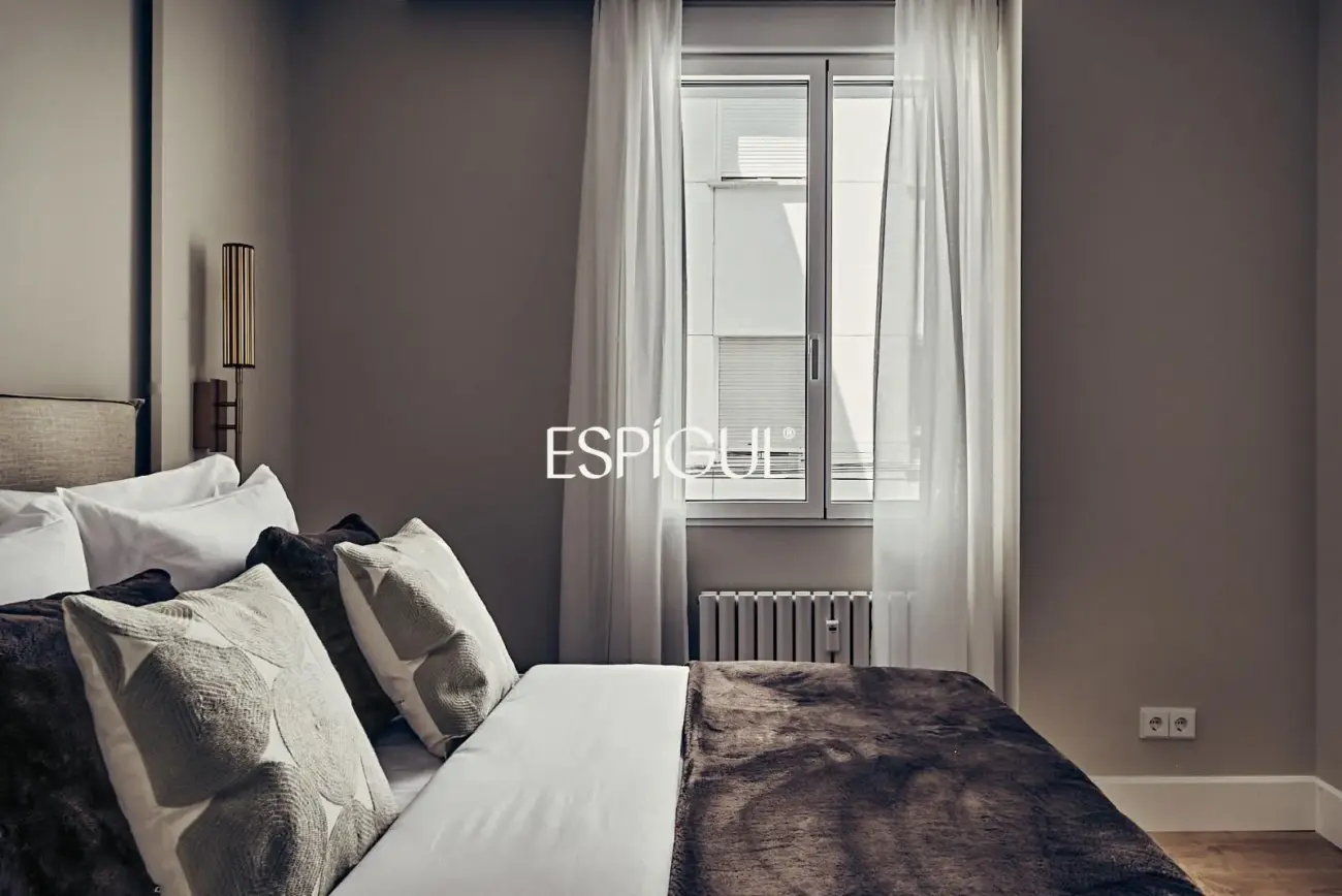 Piso exterior en venta con terraza en Goya