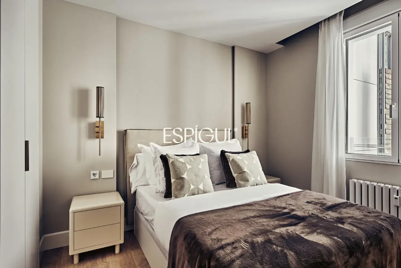 Piso exterior en venta con terraza en Goya