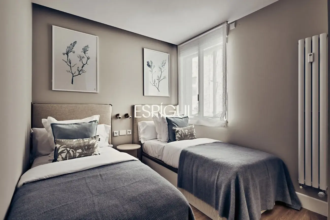 Piso exterior en venta con terraza en Goya