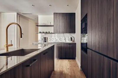 Piso exterior en venta reformado con terraza en Lista