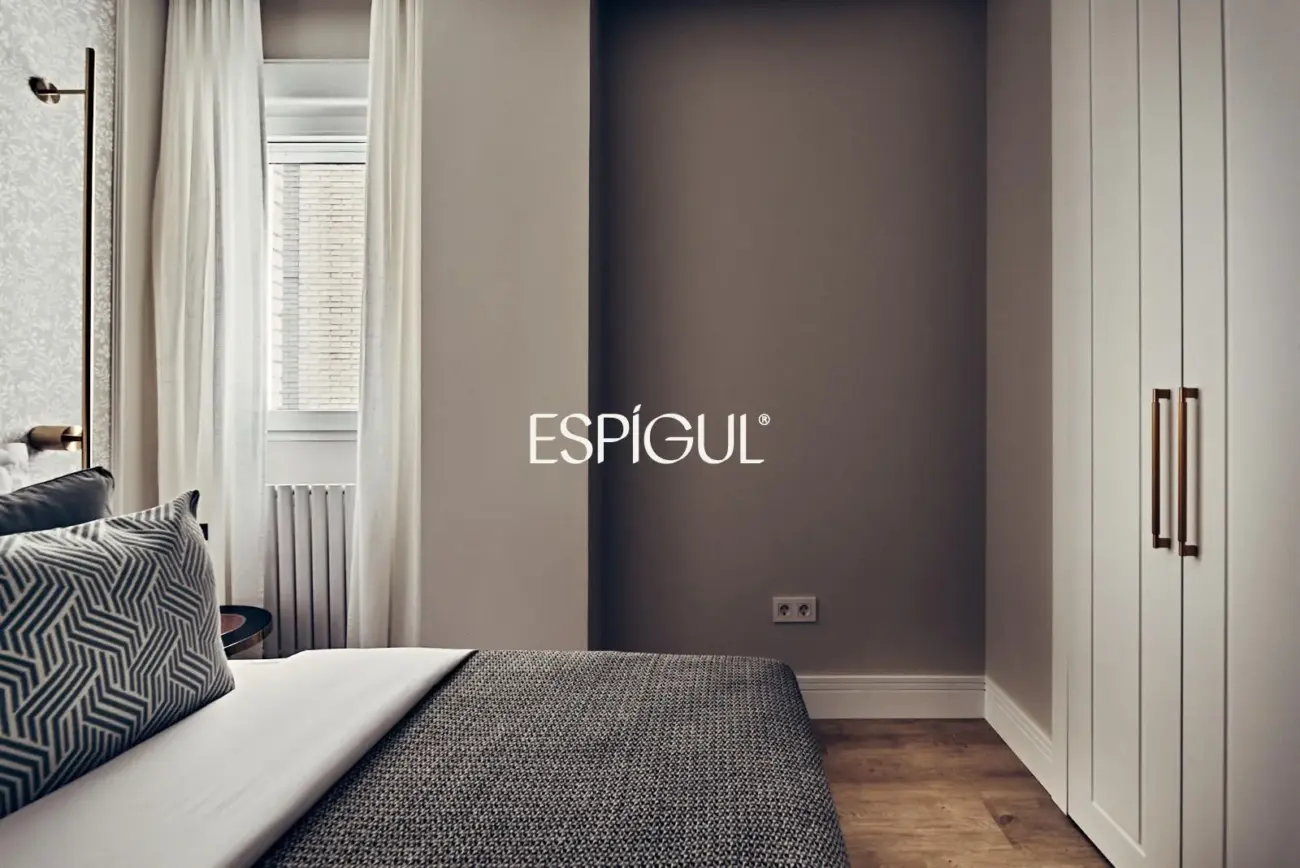 Piso exterior en venta reformado con terraza en Lista