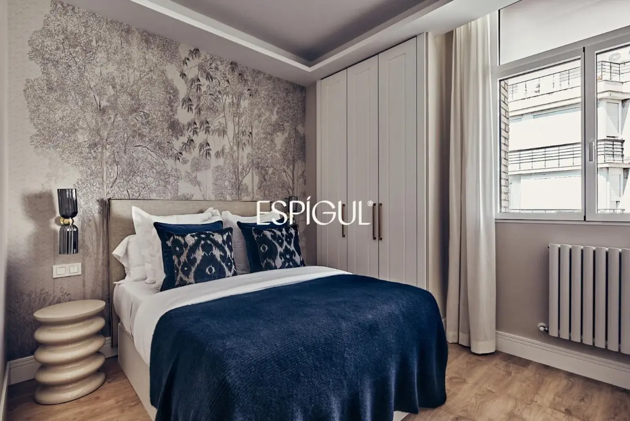Piso exterior en venta reformado con terraza en Lista
