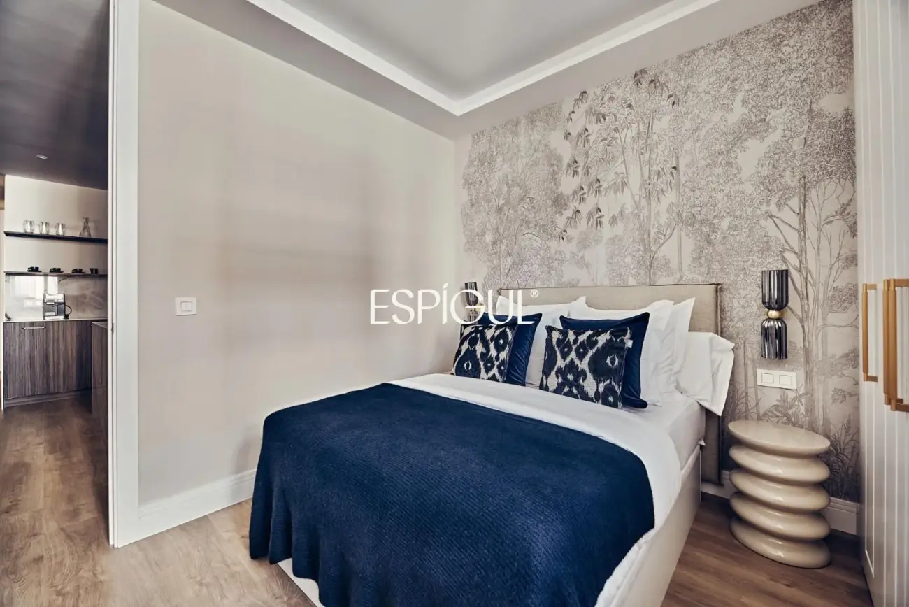 Piso exterior en venta reformado con terraza en Lista