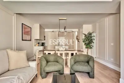 Piso totalmente reformado con terraza, garaje y trastero en Trafalgar, Chamberí
