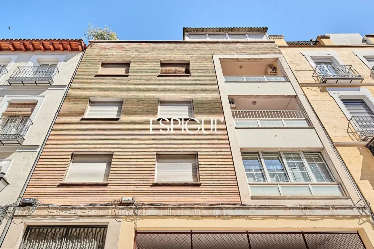 Piso totalmente reformado con terraza, garaje y trastero en Trafalgar, Chamberí