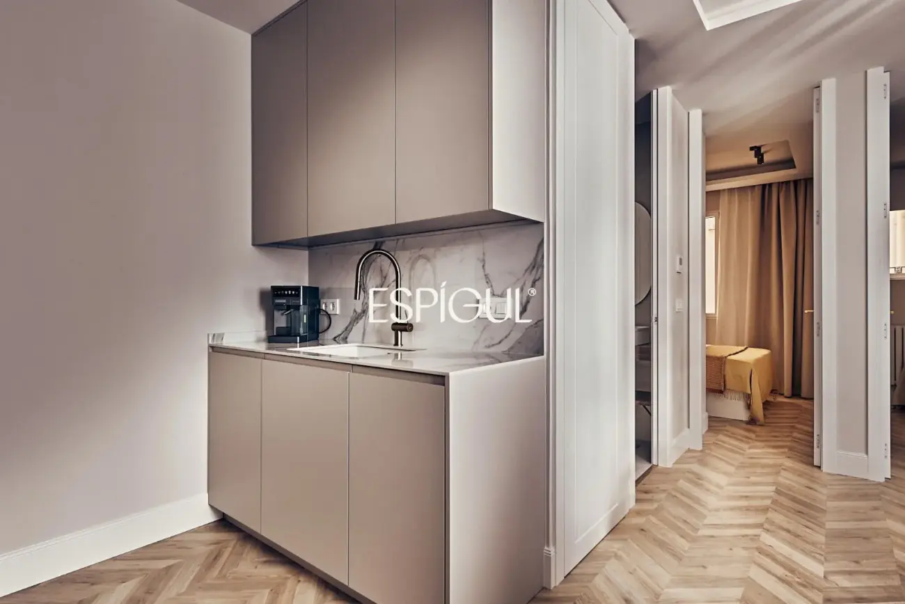 54 m² Apartment for Sale on Don Ramón de la Cruz, Salamanca District