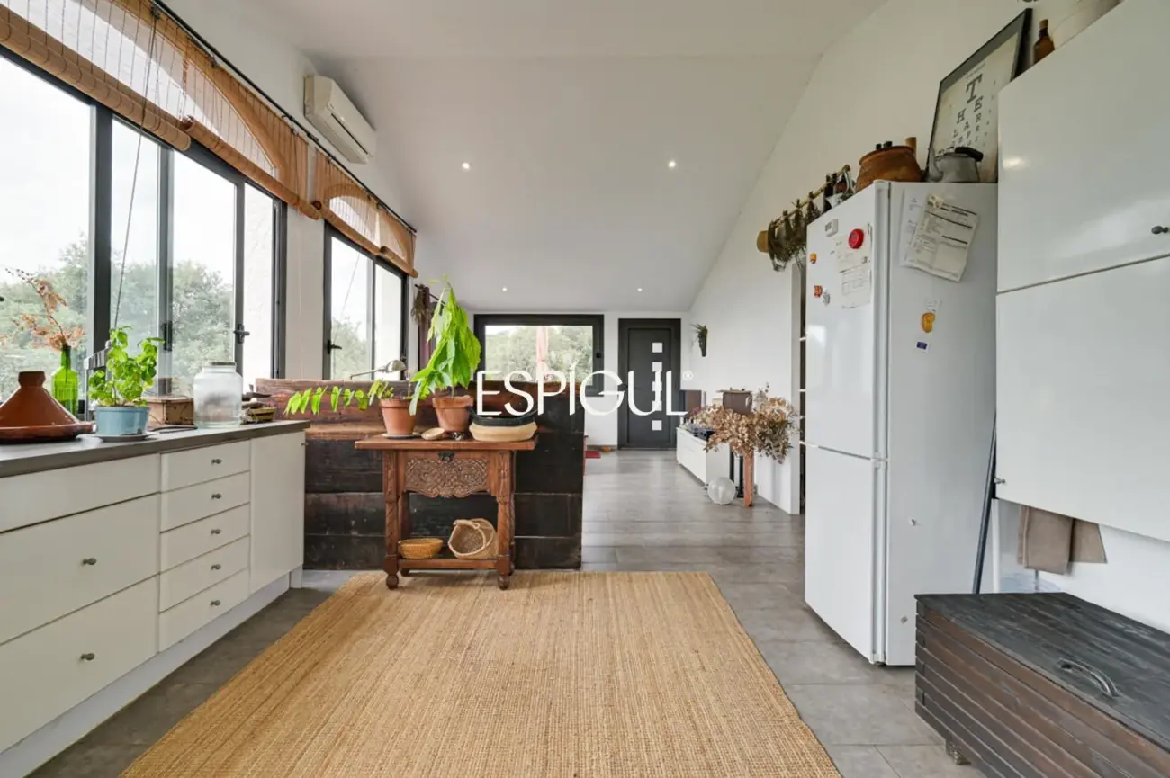 HOUSE WITH INDEPENDENT MINI-APARTMENT AND MOUNTAIN VIEWS