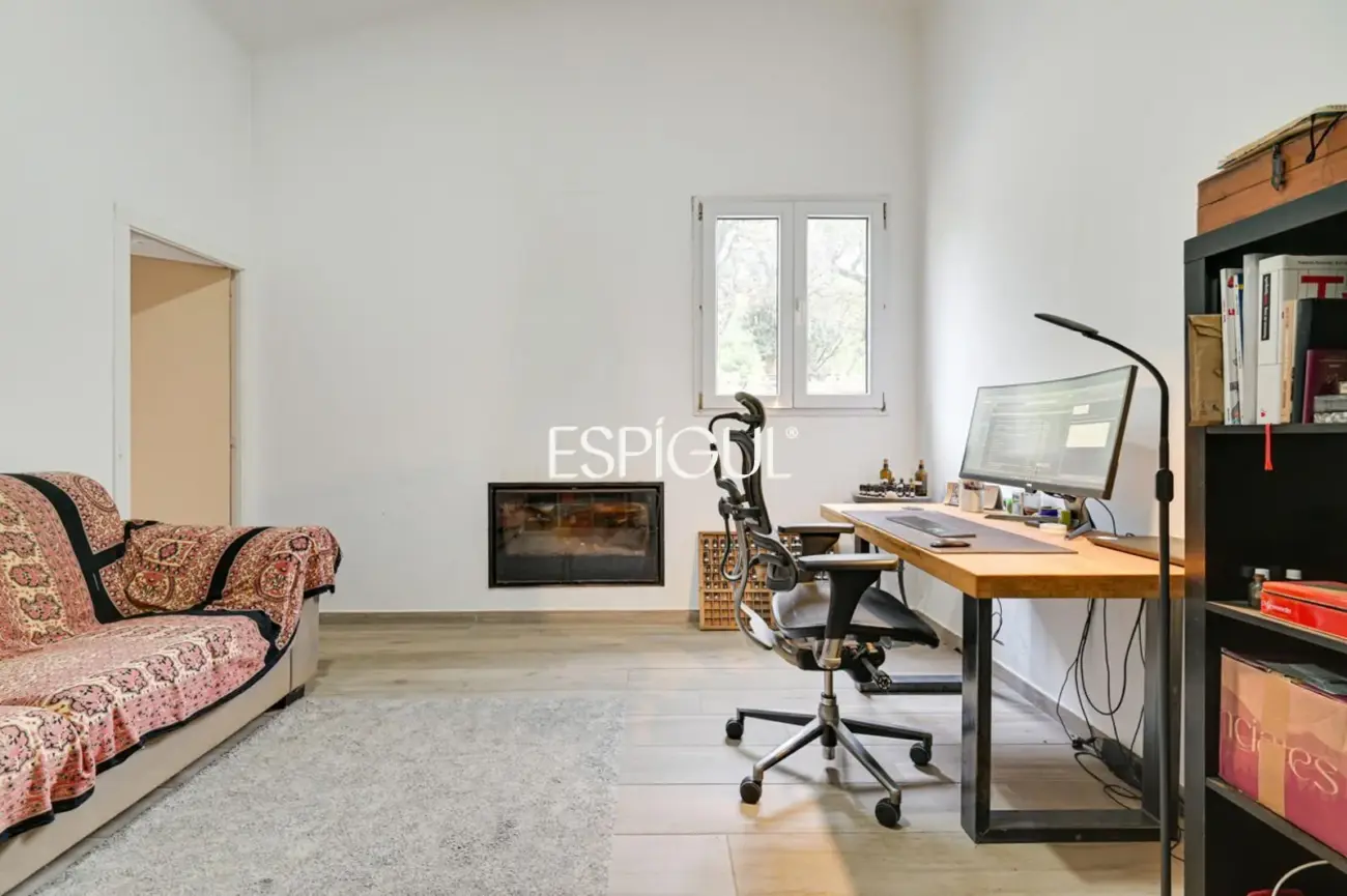 HOUSE WITH INDEPENDENT MINI-APARTMENT AND MOUNTAIN VIEWS