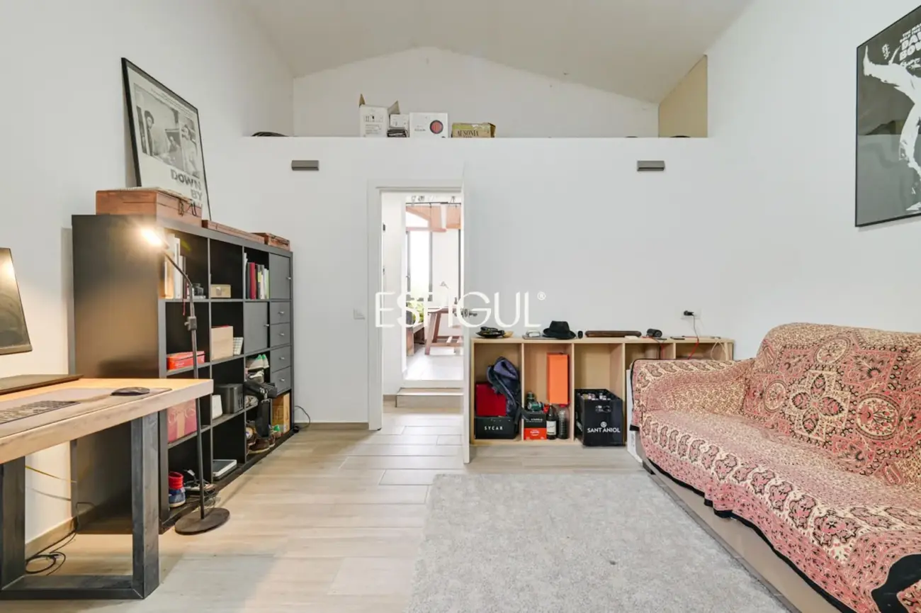 HOUSE WITH INDEPENDENT MINI-APARTMENT AND MOUNTAIN VIEWS
