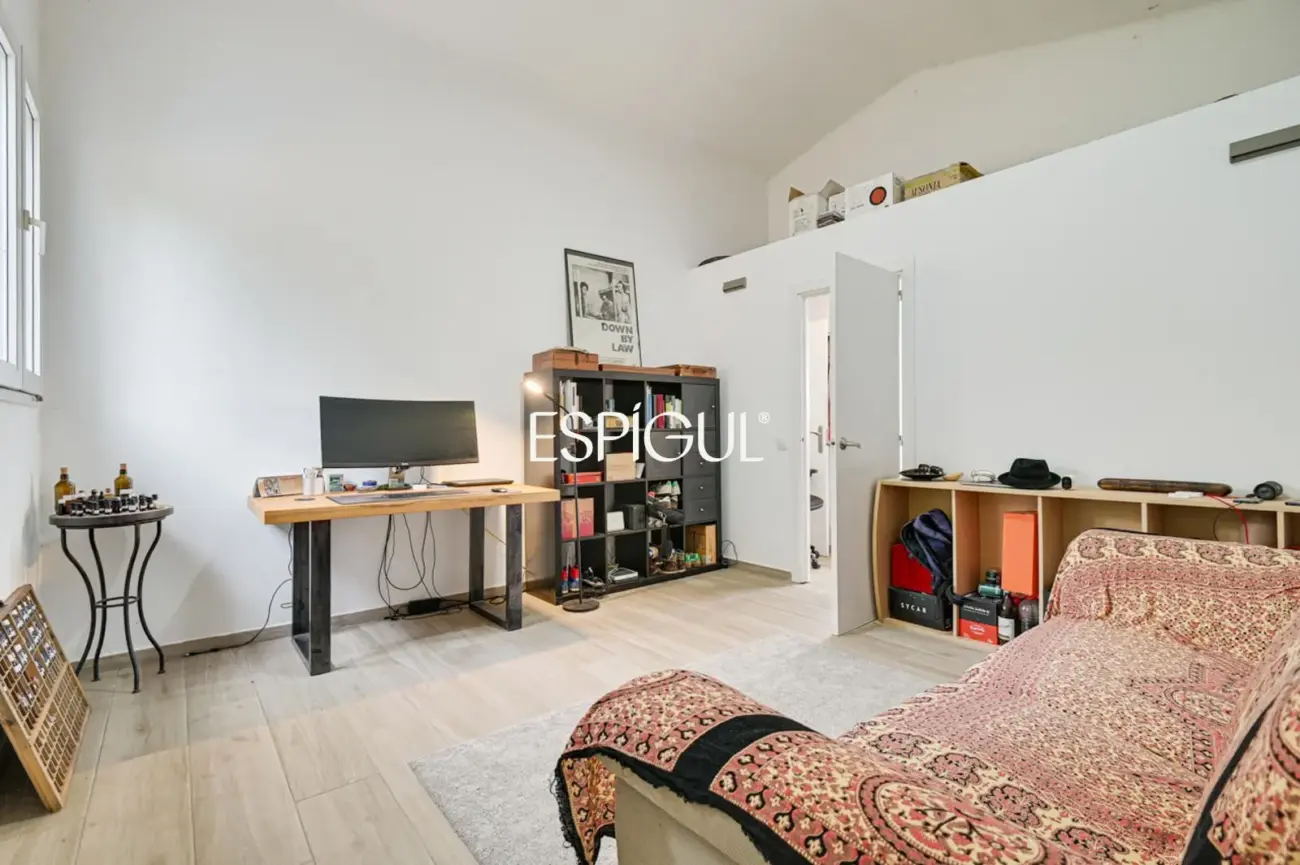 HOUSE WITH INDEPENDENT MINI-APARTMENT AND MOUNTAIN VIEWS