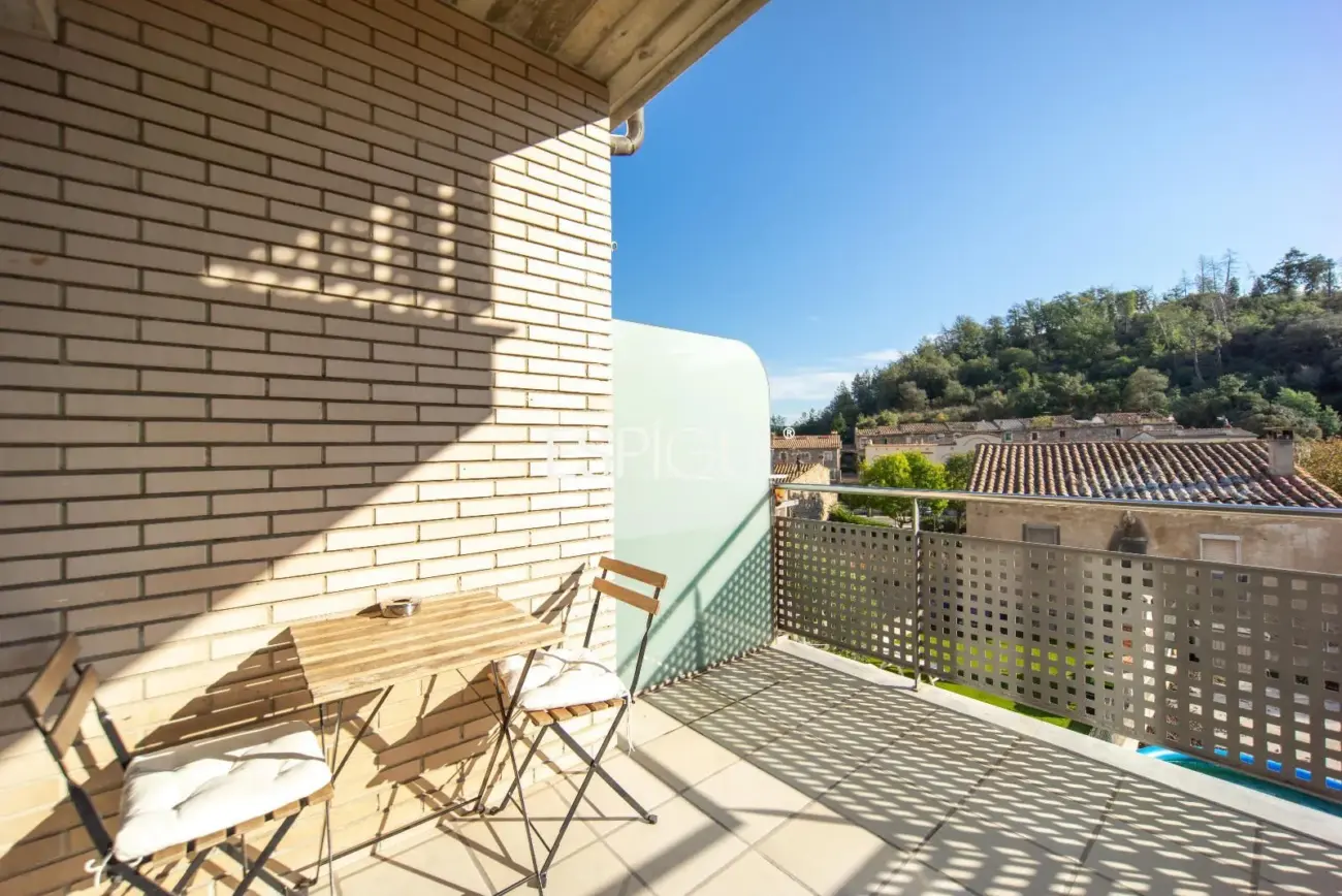 Casa en venta de tres plantas en Anglès