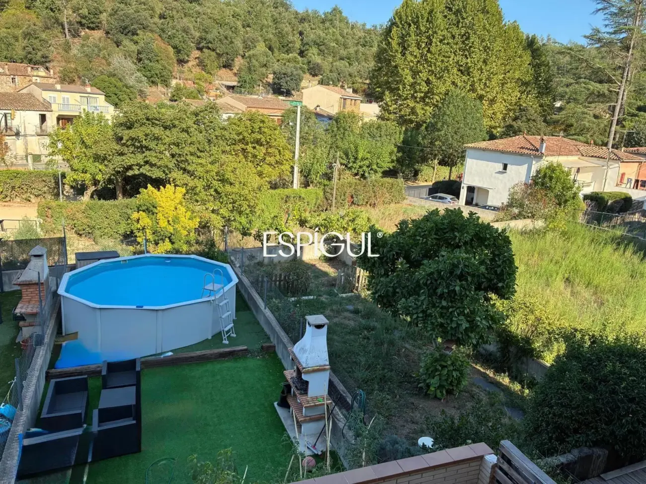 Casa en venta de cuatro plantas en Anglès