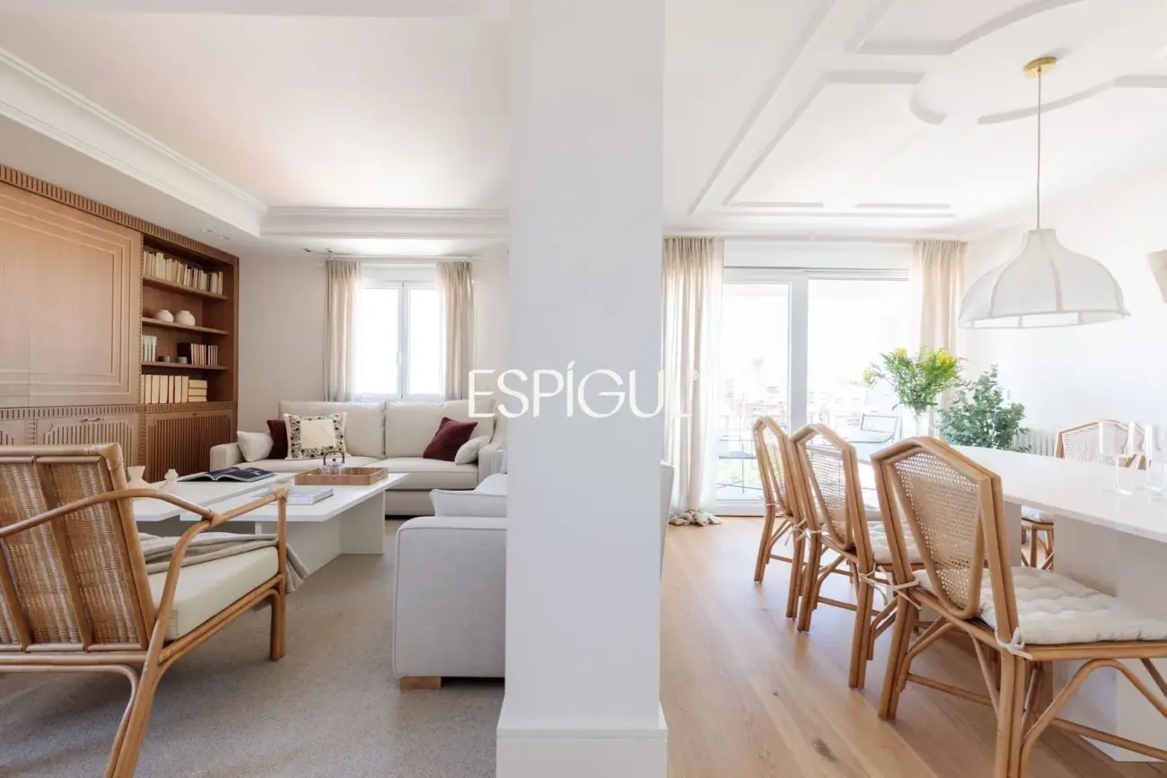 Espectacular piso en venta en la Planta 13 con las Mejores Vistas de Madrid