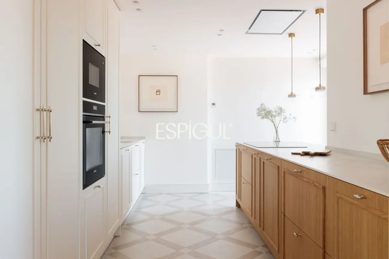Espectacular piso en venta en la Planta 13 con las Mejores Vistas de Madrid