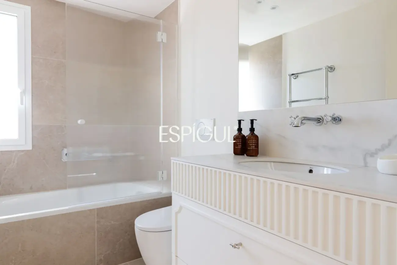 Espectacular piso en venta en la Planta 13 con las Mejores Vistas de Madrid