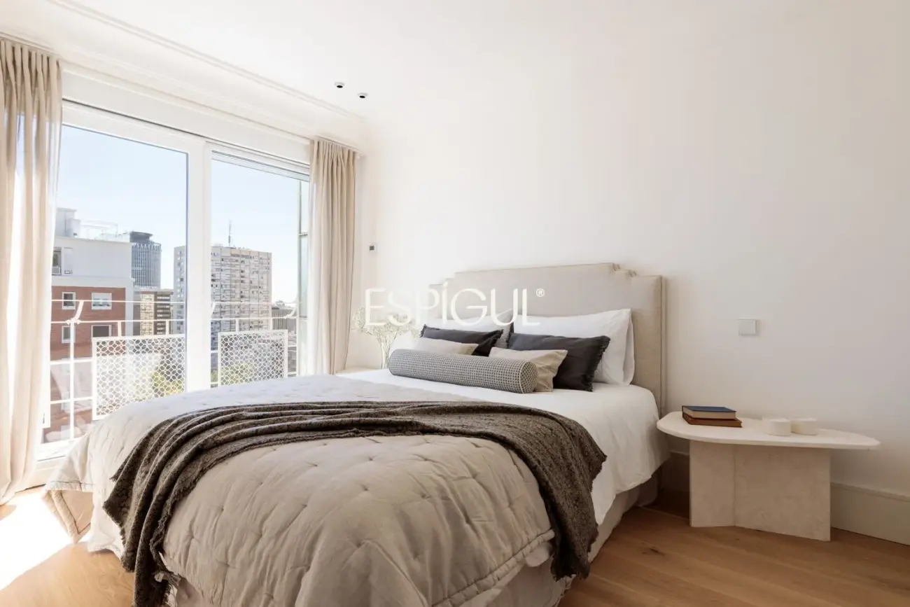 Espectacular piso en venta en la Planta 13 con las Mejores Vistas de Madrid