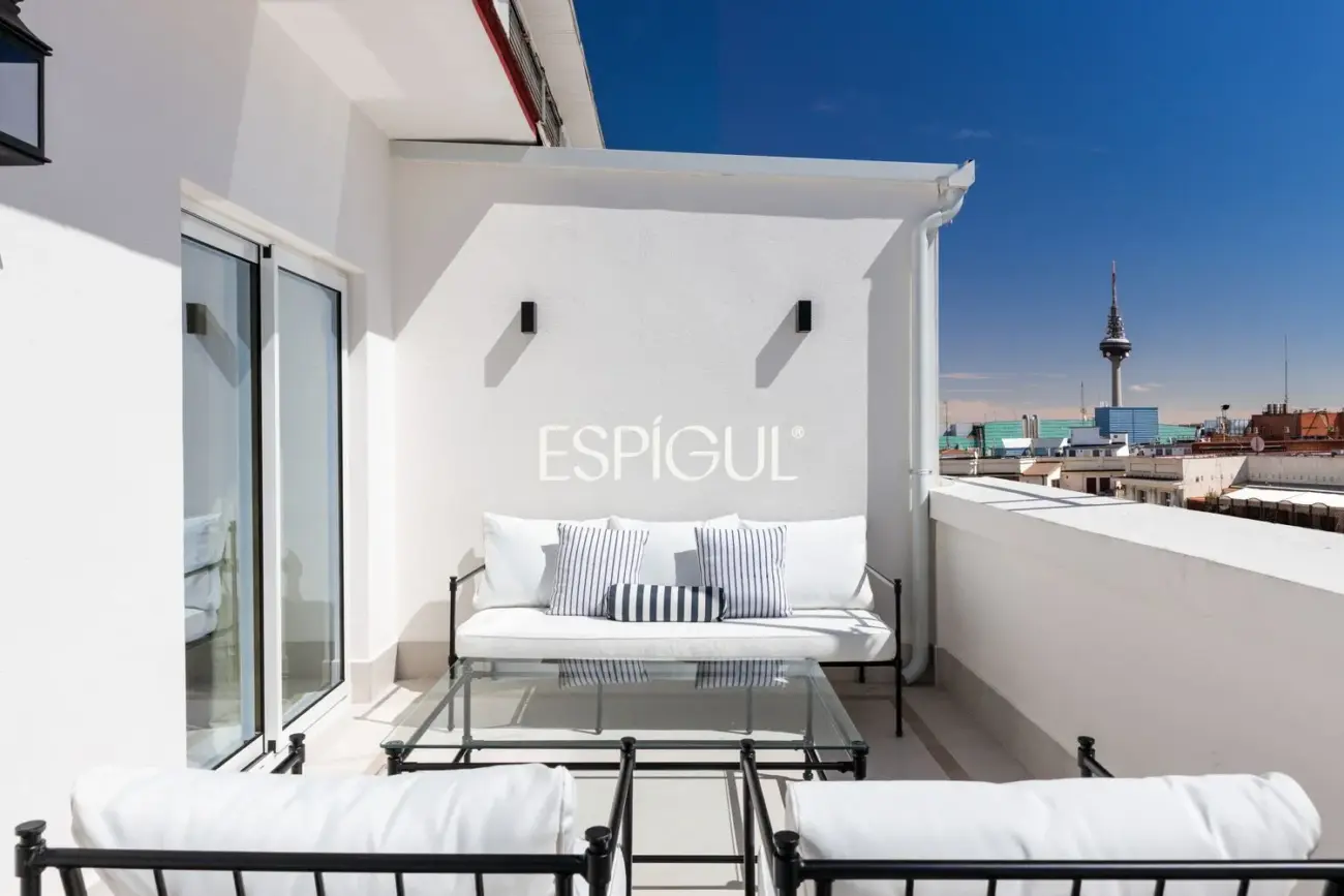 Exclusivo ático con terraza de 21m2 en el corazón del Barrio de Salamanca