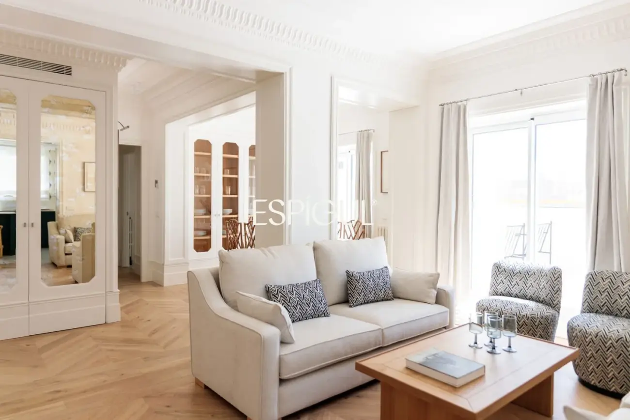 Exclusivo ático con terraza de 21m2 en el corazón del Barrio de Salamanca