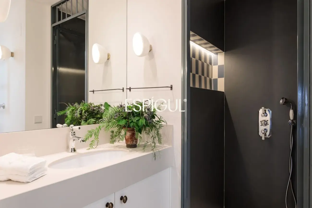 Exclusivo ático en venta con terraza en el corazón del Barrio de Salamanca