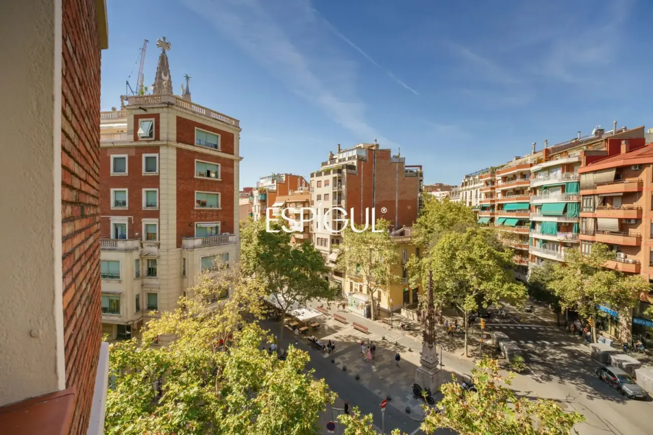 Llum, ubicació i potencial al costat de la Sagrada Família