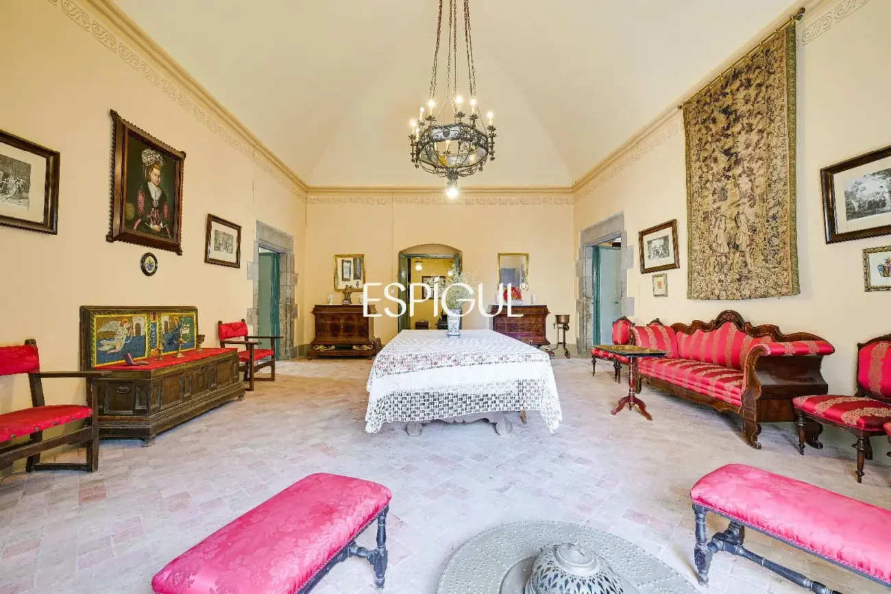 Majestuosa finca señorial catalogada en el centro histórico de Torroella de Montgrí