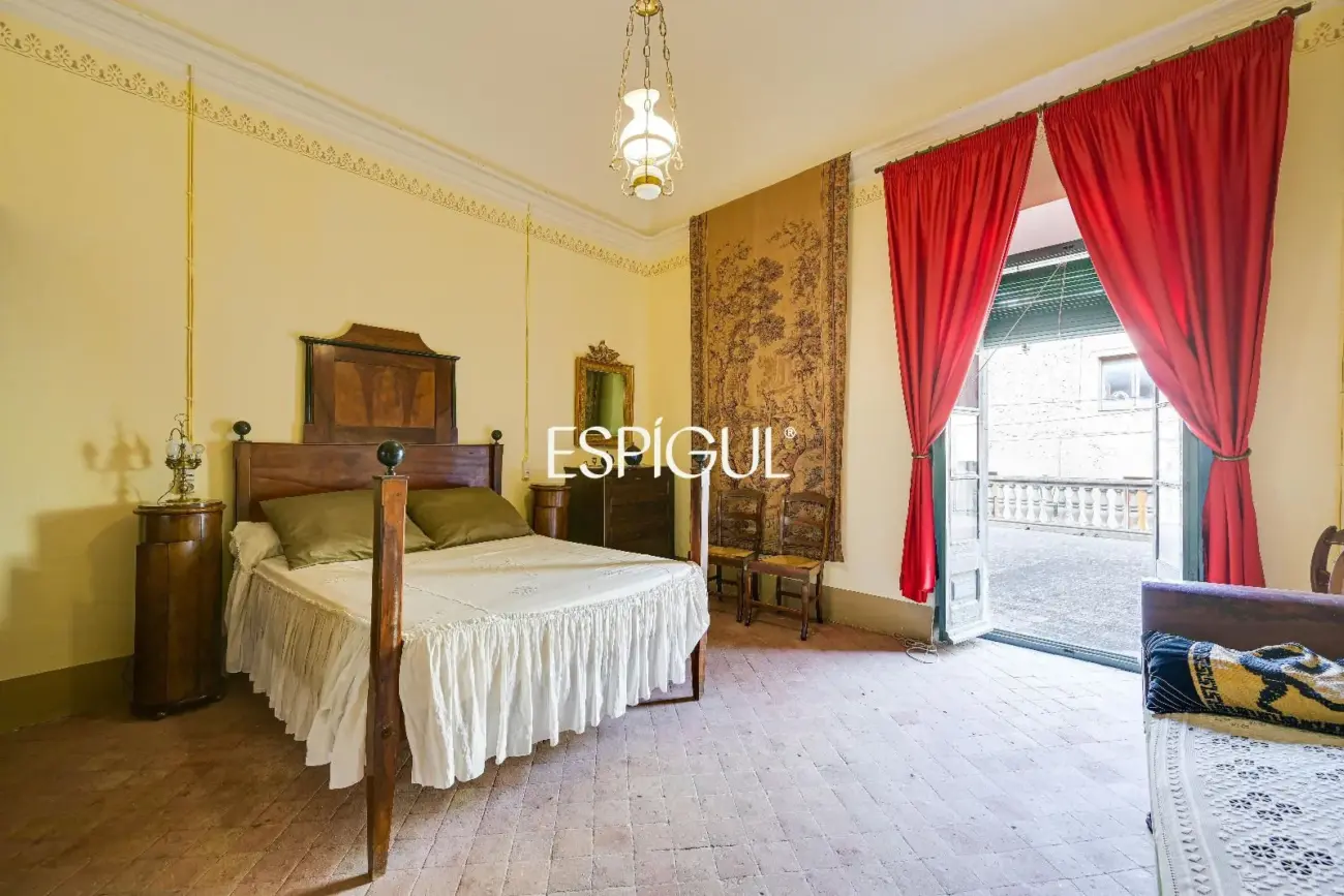 Majestuosa finca señorial catalogada en el centro histórico de Torroella de Montgrí