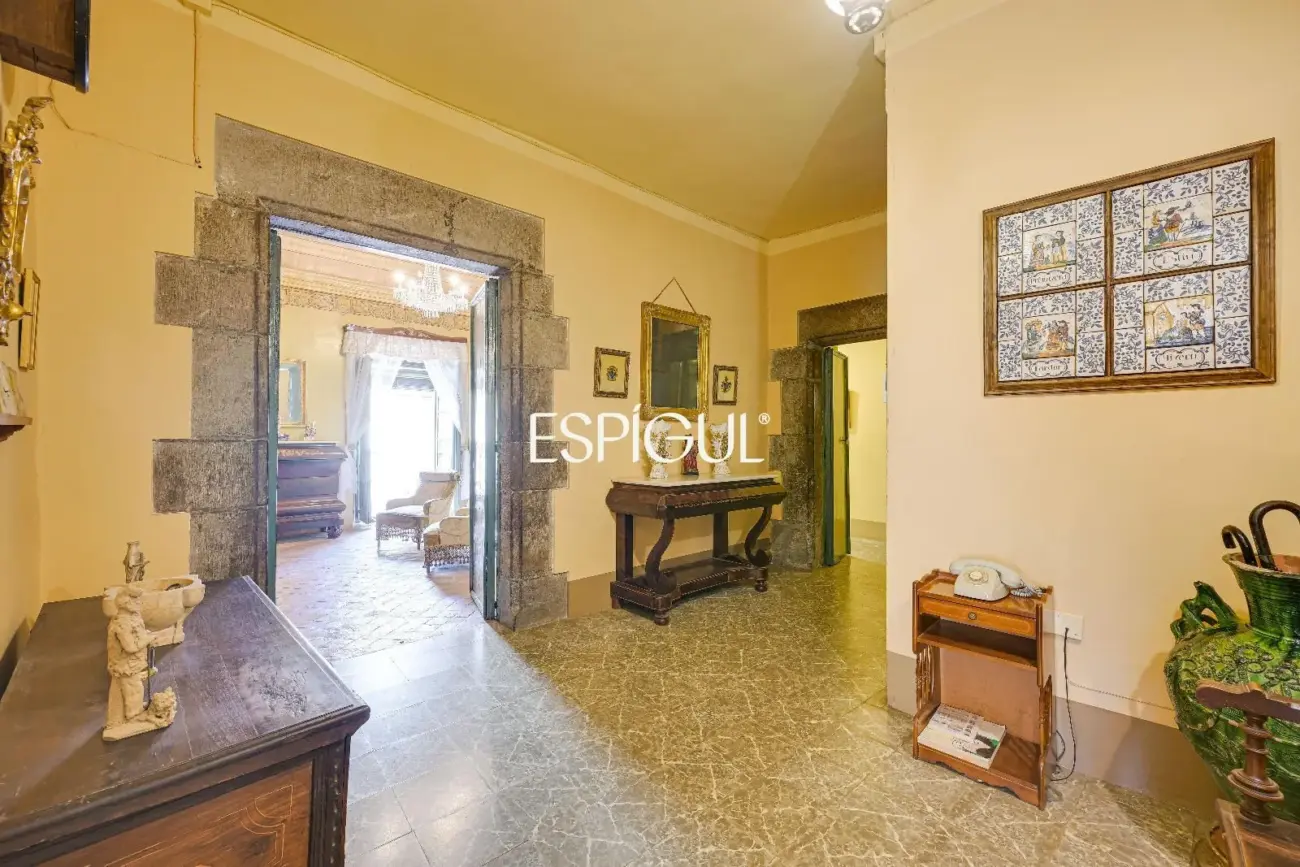 Majestuosa finca señorial catalogada en el centro histórico de Torroella de Montgrí