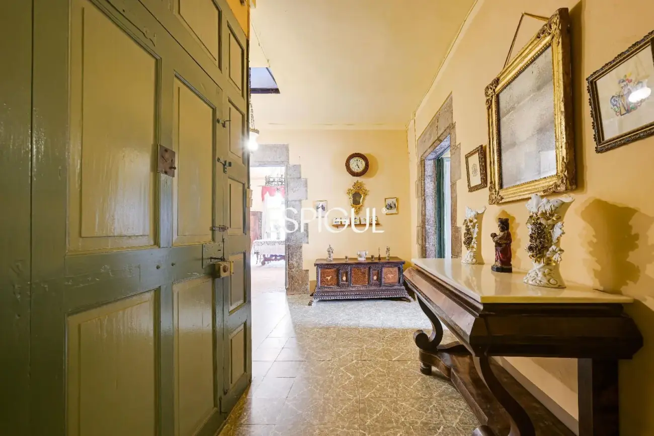 Majestuosa finca señorial catalogada en el centro histórico de Torroella de Montgrí