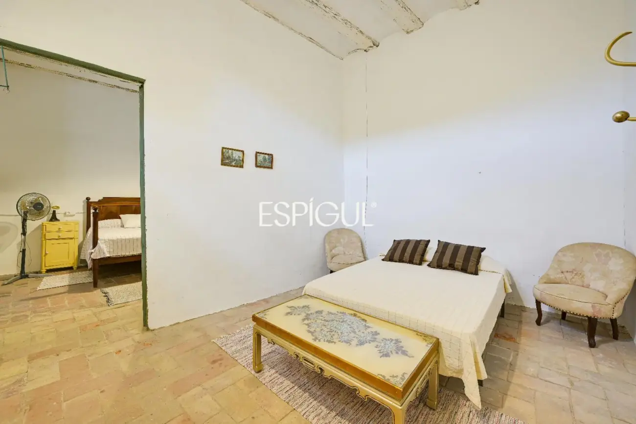 Majestuosa finca señorial catalogada en el centro histórico de Torroella de Montgrí