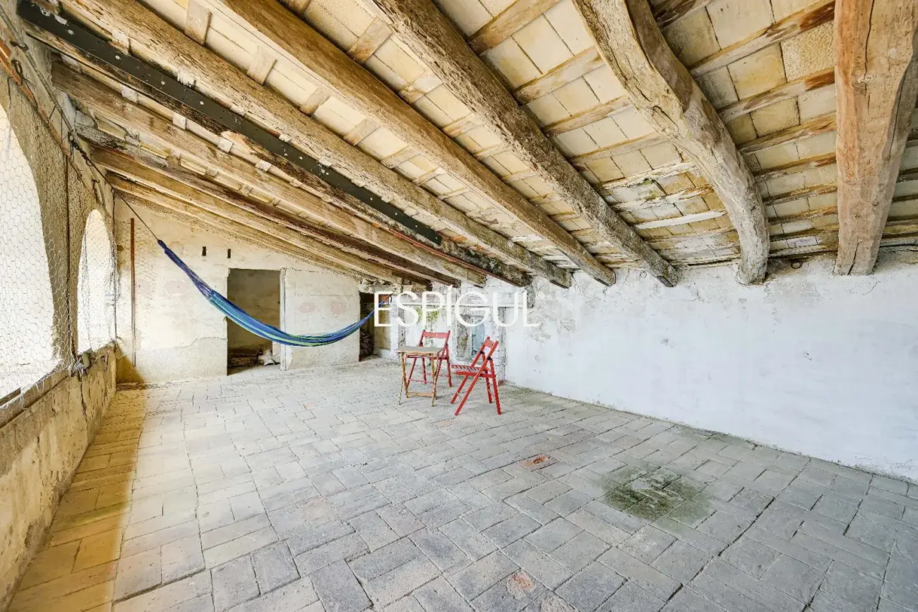 Majestuosa finca señorial catalogada en el centro histórico de Torroella de Montgrí