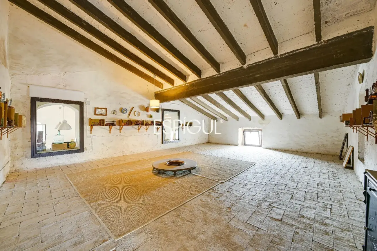 Majestuosa finca señorial catalogada en el centro histórico de Torroella de Montgrí