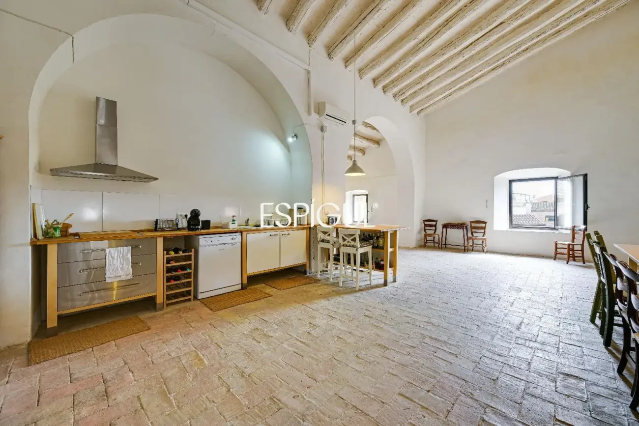 Majestuosa finca señorial catalogada en el centro histórico de Torroella de Montgrí