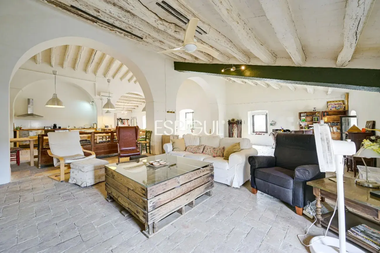Majestuosa finca señorial catalogada en el centro histórico de Torroella de Montgrí