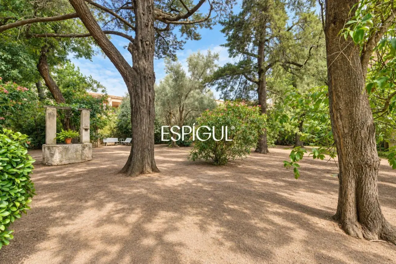 Majestuosa finca señorial catalogada en el centro histórico de Torroella de Montgrí