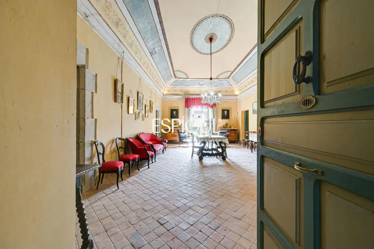 Majestuosa finca señorial catalogada en el centro histórico de Torroella de Montgrí