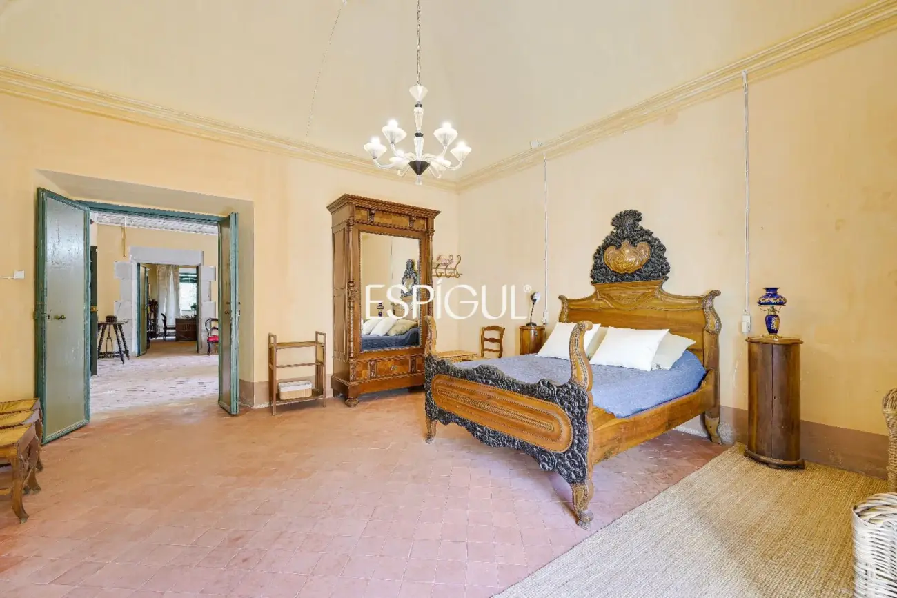 Majestuosa finca señorial catalogada en el centro histórico de Torroella de Montgrí