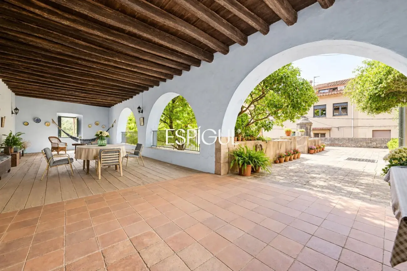 Majestuosa finca señorial catalogada en el centro histórico de Torroella de Montgrí