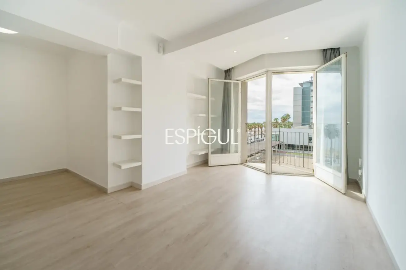 Appartement en étage élevé avec vue sur la mer et trois balcons, à deux pas de la Vila Olímpica
