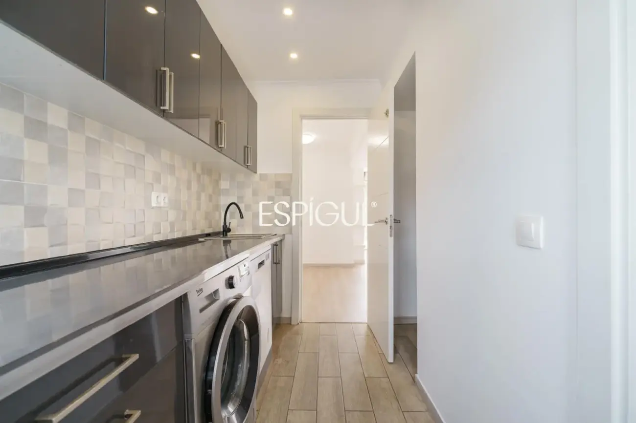 Appartement en étage élevé avec vue sur la mer et trois balcons, à deux pas de la Vila Olímpica