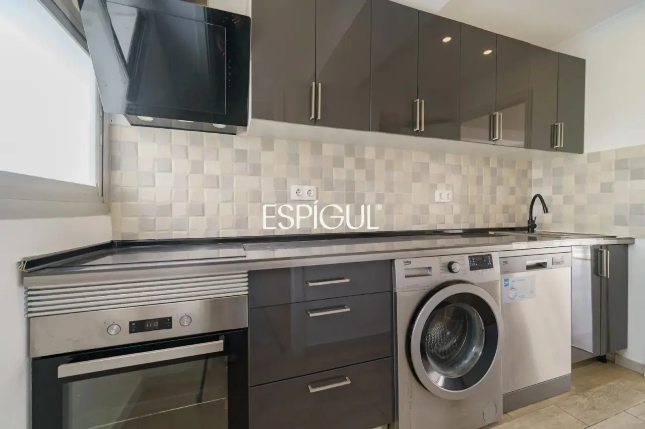 Appartement en étage élevé avec vue sur la mer et trois balcons, à deux pas de la Vila Olímpica