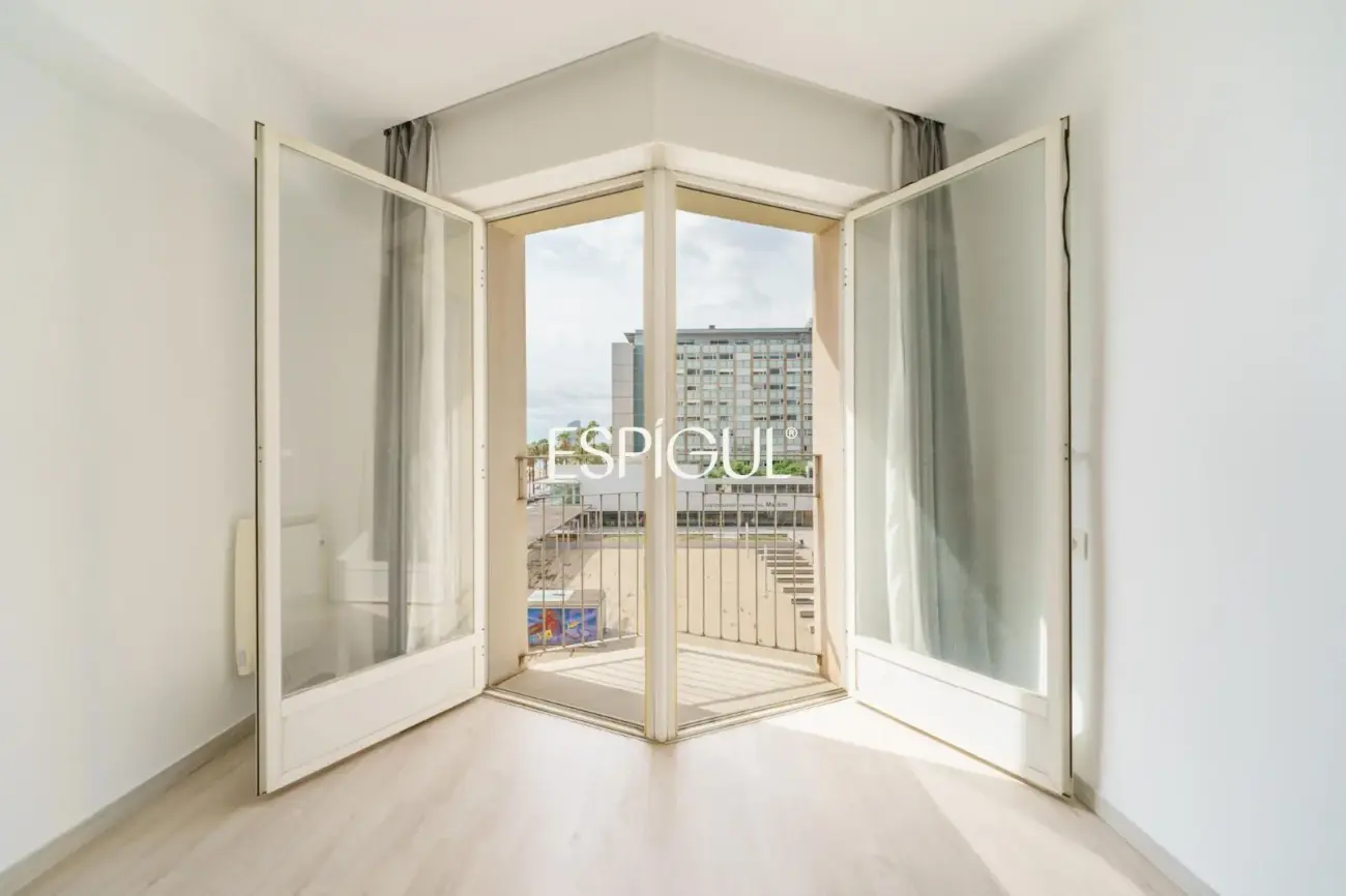 Appartement en étage élevé avec vue sur la mer et trois balcons, à deux pas de la Vila Olímpica