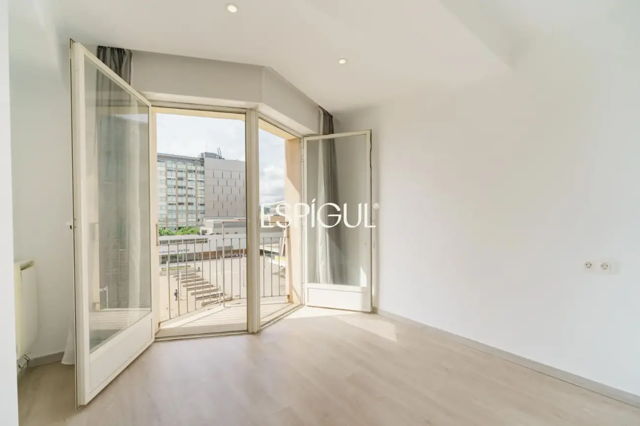 Appartement en étage élevé avec vue sur la mer et trois balcons, à deux pas de la Vila Olímpica