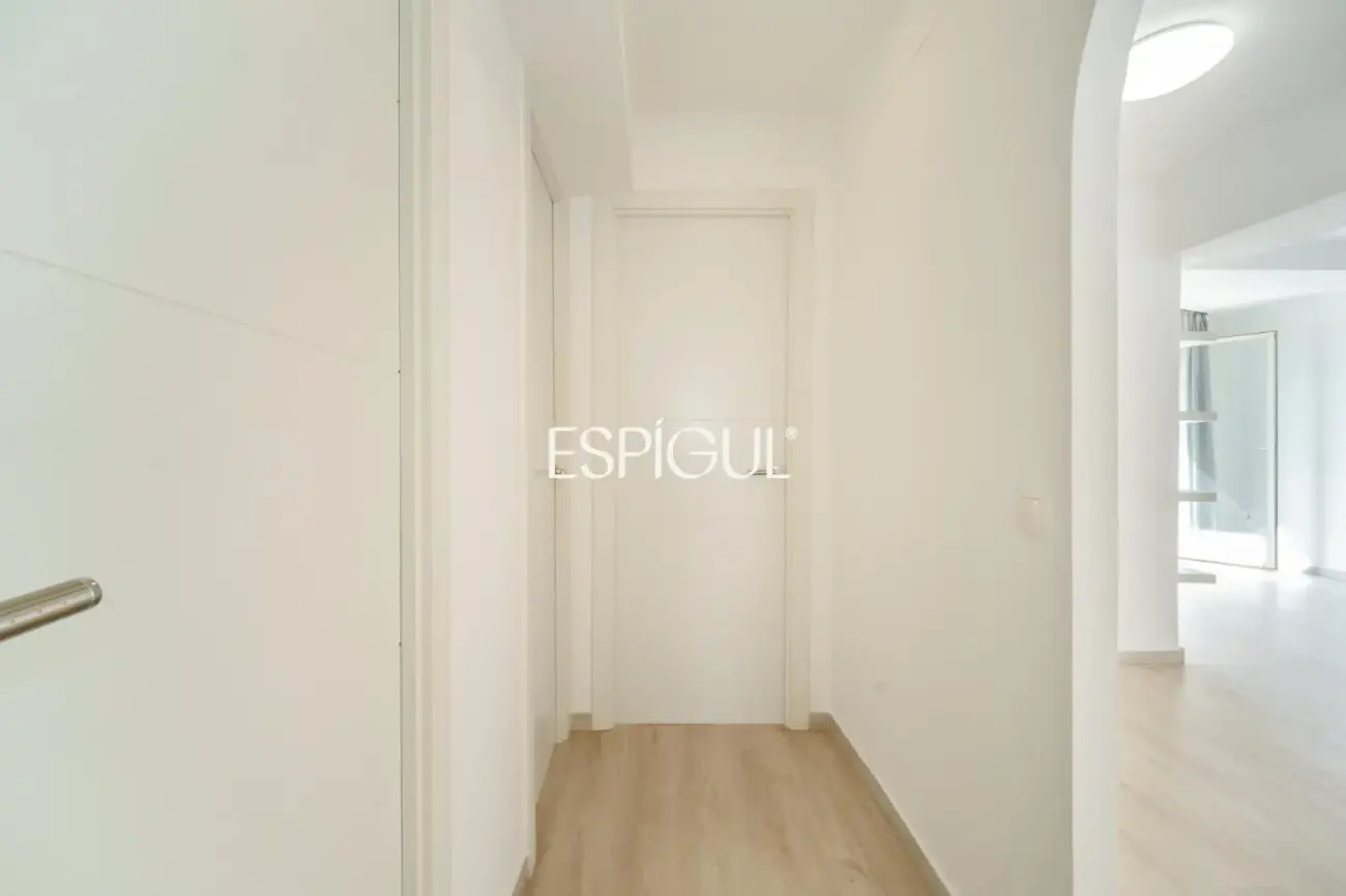 Appartement en étage élevé avec vue sur la mer et trois balcons, à deux pas de la Vila Olímpica