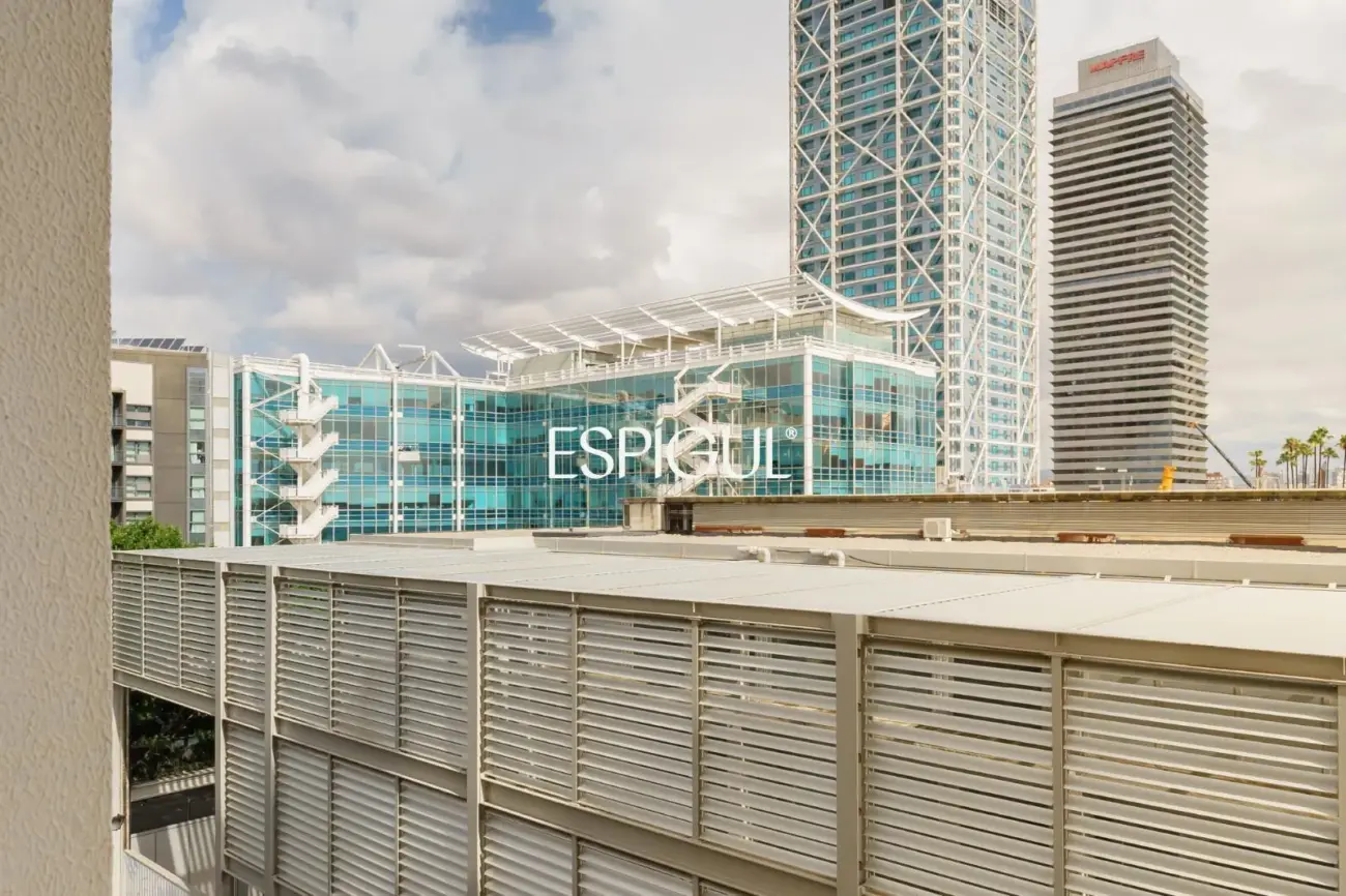 Appartement en étage élevé avec vue sur la mer et trois balcons, à deux pas de la Vila Olímpica