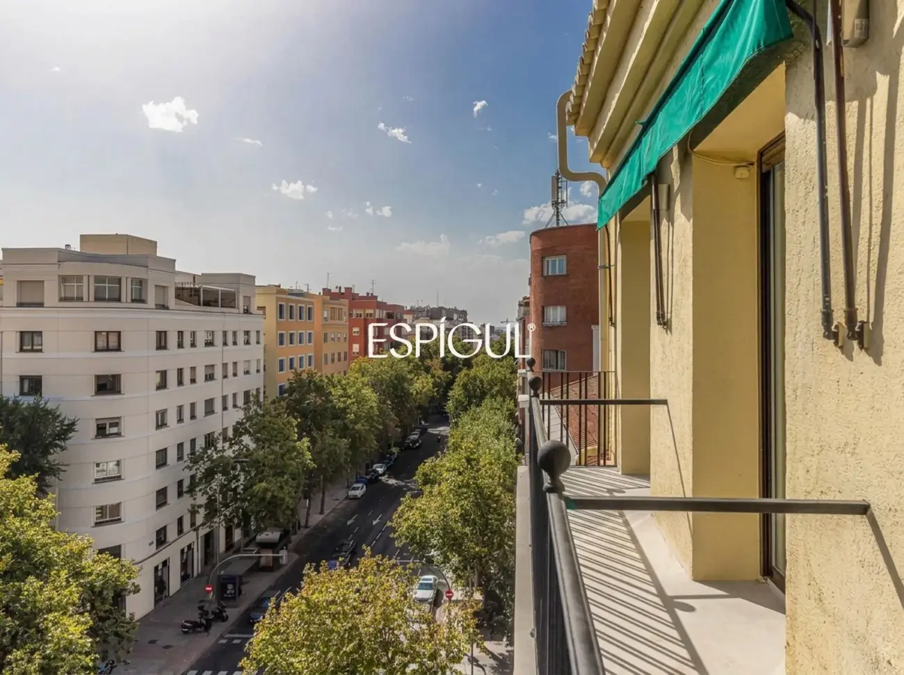 Piso en venta con 3 balcones a la calle en Cea Bermúdez, Vallehermoso