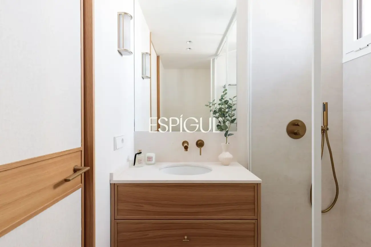 Piso en venta  en la torre Valencia con terraza, Retiro