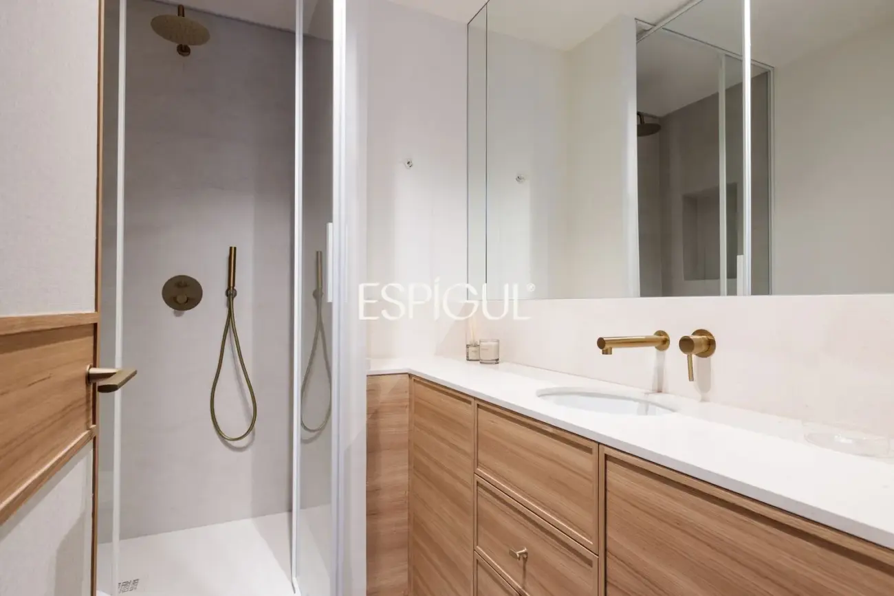 Piso en venta  en la torre Valencia con terraza, Retiro