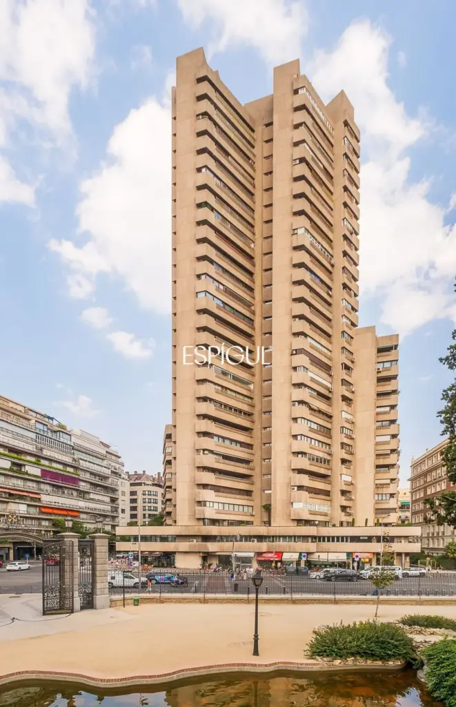 Piso en venta  en la torre Valencia con terraza, Retiro